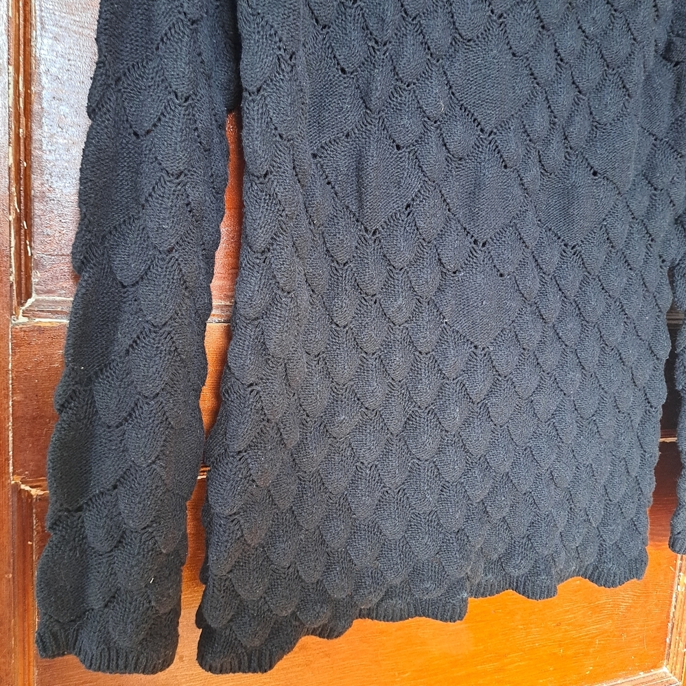 Black Textured Knit Sweater – V-Neck - S/M - Picture 2 of 10